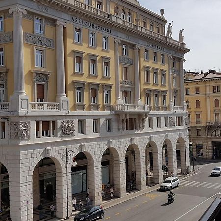Trieste Center Rooms & Apartments - Fiori Di Triest Zewnętrze zdjęcie