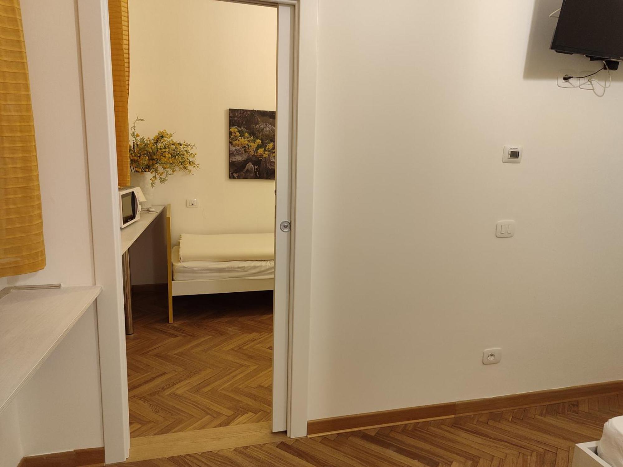 Trieste Center Rooms & Apartments - Fiori Di Triest Zewnętrze zdjęcie