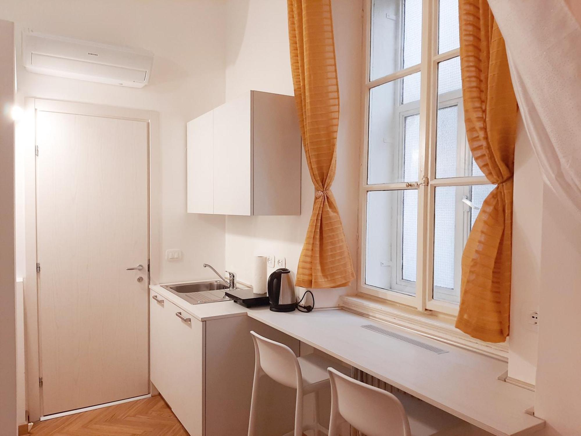 Trieste Center Rooms & Apartments - Fiori Di Triest Zewnętrze zdjęcie