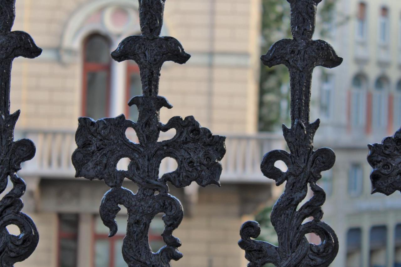 Trieste Center Rooms & Apartments - Fiori Di Triest Zewnętrze zdjęcie