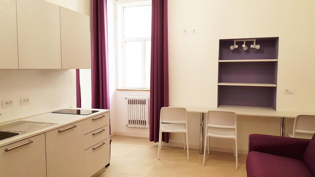 Trieste Center Rooms & Apartments - Fiori Di Triest Zewnętrze zdjęcie
